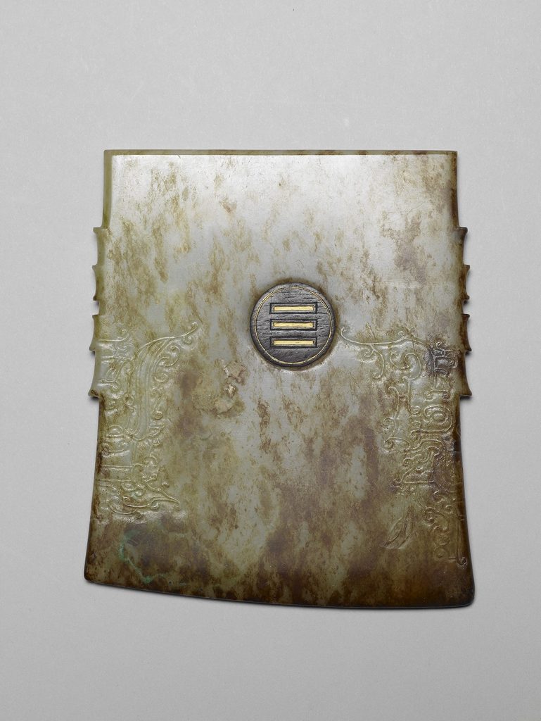 7-1-台北故宫博物院藏历代玉石器-769x1024 台北故宫藏龙山玉戚：一件上古礼器，被乾隆"改"成了书房插屏